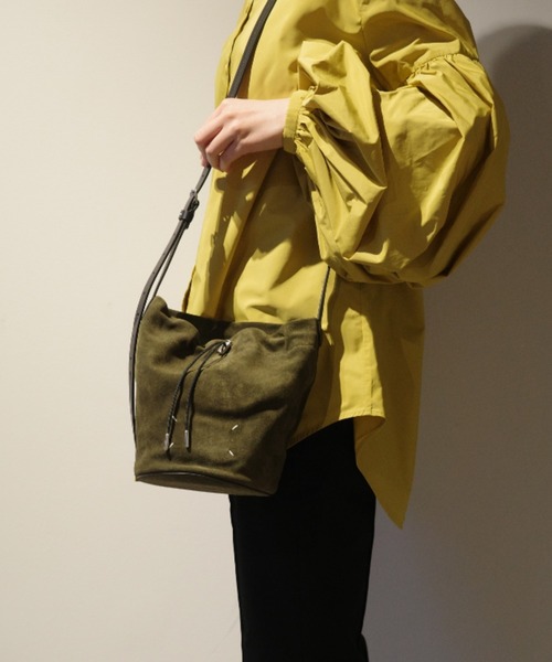 Maison Margiela(メゾンマルジェラ)の「Maison Margiela-women BELT BAG POUCH(ショルダーバッグ・レディース・カーキブラウン・FREE)」の1枚目の写真