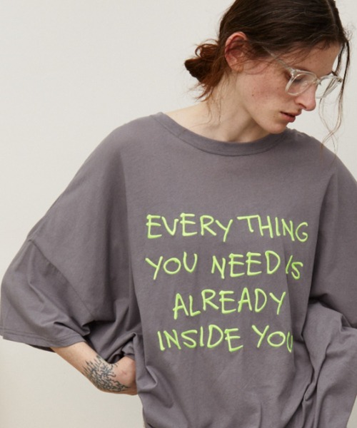 Auntie Rosa Holiday(アンティローザホリデー)の「オーバーサイズシアーロゴTEE(Tシャツ/カットソー・レディース・グレー/ホワイト・FREE)」の2枚目の写真