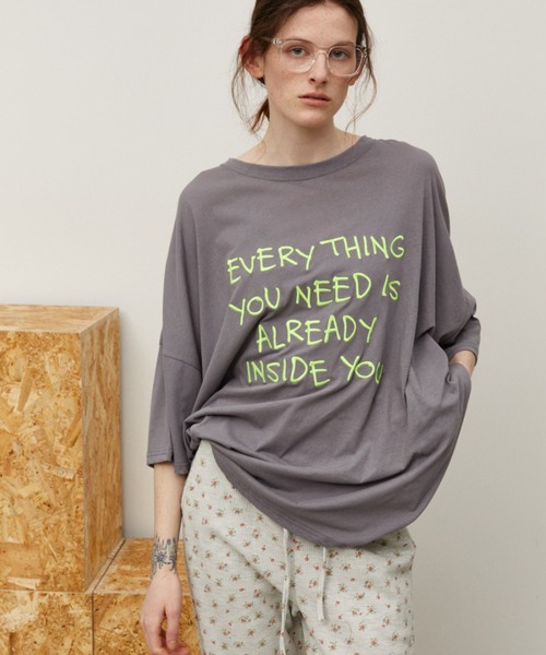 Auntie Rosa Holiday(アンティローザホリデー)の「オーバーサイズシアーロゴTEE(Tシャツ/カットソー・レディース・グレー/ホワイト・FREE)」の16枚目の写真