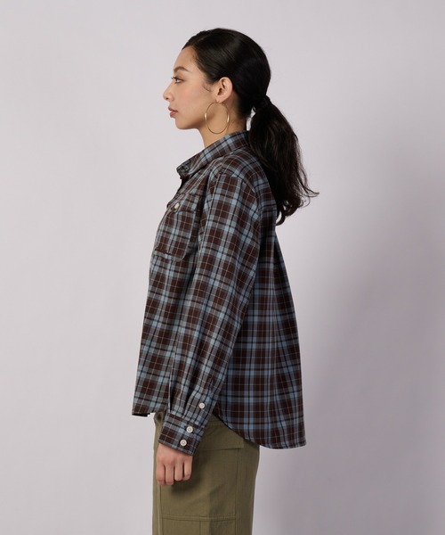 Eddie Bauer（エディーバウアー）の「クラシック チェック 長袖シャツ（シャツ/ブラウス・レディース・ベージュ系/ダークグリーン系/ブルー系・S/M/L/XL）」の10枚目の写真
