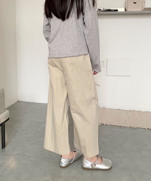 aimoha（アイモハ）の「【aimoha-KIDS-】キッズ　フロントリボンワイドパンツ（カーゴパンツ・キッズ・カーキ/オフホワイト・150/140/130/120/110）」の10枚目の写真