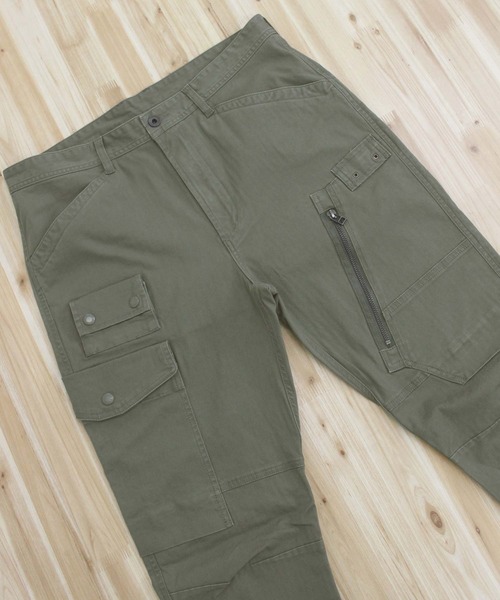 AVIREX（アヴィレックス）の「TRETCH HERRINGBONE CARGO PANTS（カーゴパンツ・メンズ・セージグリーン/ブラック/カーキ・M/L/XL/XXL）」の21枚目の写真