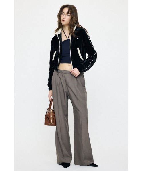 MOUSSY(マウジー)の「【26年SS新作】【セットアップ対応】VELOUR トラックジャケット(ジャージ・レディース・アイボリー/ブラック/ブラウン・FREE)」の7枚目の写真