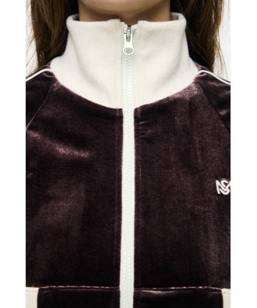 MOUSSY(マウジー)の「【26年SS新作】【セットアップ対応】VELOUR トラックジャケット(ジャージ・レディース・アイボリー/ブラック/ブラウン・FREE)」の17枚目の写真
