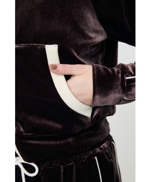 MOUSSY(マウジー)の「【26年SS新作】【セットアップ対応】VELOUR トラックジャケット(ジャージ・レディース・アイボリー/ブラック/ブラウン・FREE)」の19枚目の写真