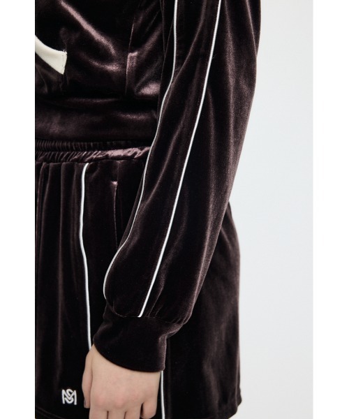 MOUSSY(マウジー)の「【26年SS新作】【セットアップ対応】VELOUR トラックジャケット(ジャージ・レディース・アイボリー/ブラック/ブラウン・FREE)」の20枚目の写真