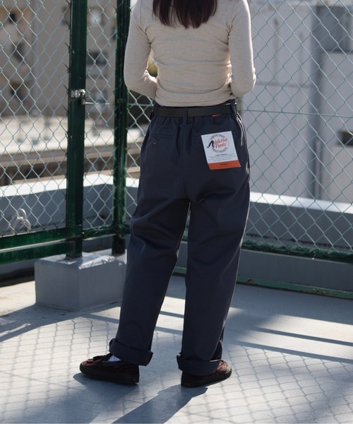 UNIVERSAL OVERALL(ユニバーサルオーバーオール)の「UNIVERSAL OVERALL / Addictive STANDARD / スタンダードパンツ(チノパンツ・メンズ・ブラック/チャコールグレー/ベージュ・S/M/L/XL)」の14枚目の写真