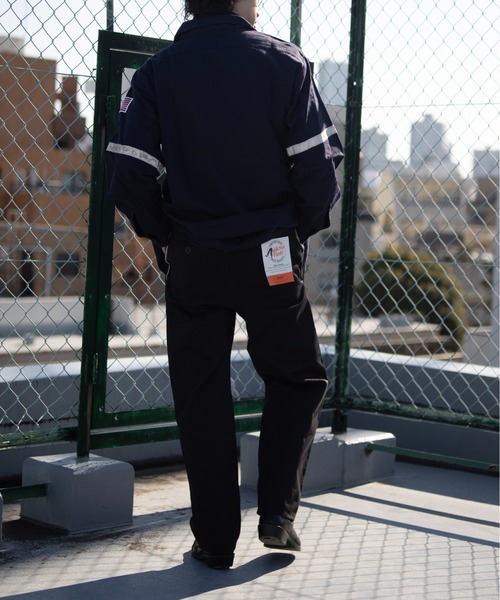 UNIVERSAL OVERALL(ユニバーサルオーバーオール)の「UNIVERSAL OVERALL / Addictive STANDARD / スタンダードパンツ(チノパンツ・メンズ・ブラック/チャコールグレー/ベージュ・S/M/L/XL)」の18枚目の写真