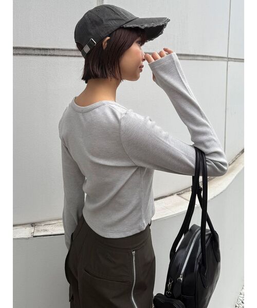 MURUA（ムルーア）の「ロゴラメテレコトップス（Tシャツ/カットソー・レディース・ブラック/グレー/イエロー/ホワイト・FREE）」の17枚目の写真