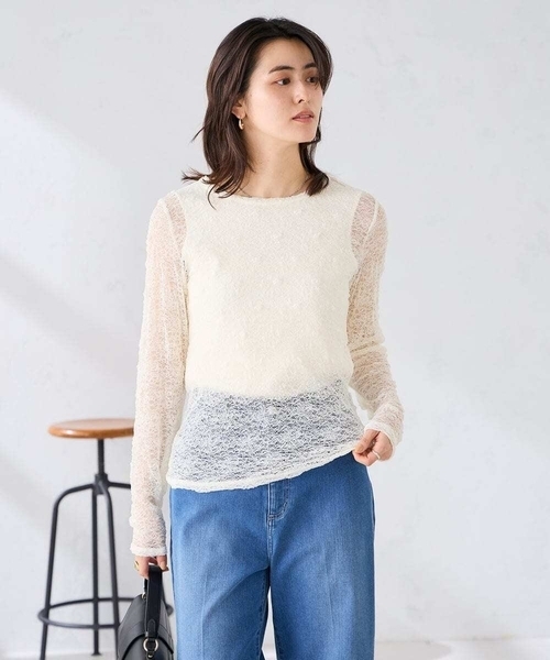 a.v.v(アーヴェヴェ)の「ストレッチレーストップス(Tシャツ/カットソー・レディース・アイボリー/モカ・38/40)」の2枚目の写真