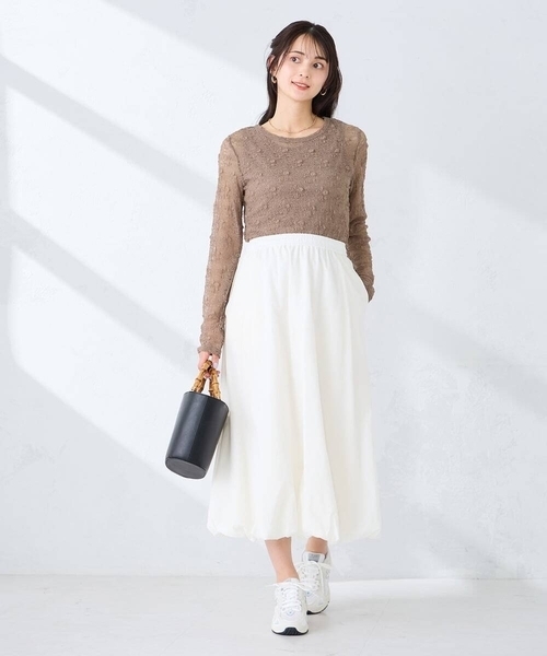 a.v.v(アーヴェヴェ)の「ストレッチレーストップス(Tシャツ/カットソー・レディース・アイボリー/モカ・38/40)」の4枚目の写真