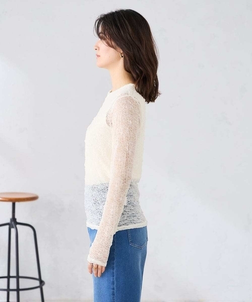 a.v.v(アーヴェヴェ)の「ストレッチレーストップス(Tシャツ/カットソー・レディース・アイボリー/モカ・38/40)」の11枚目の写真