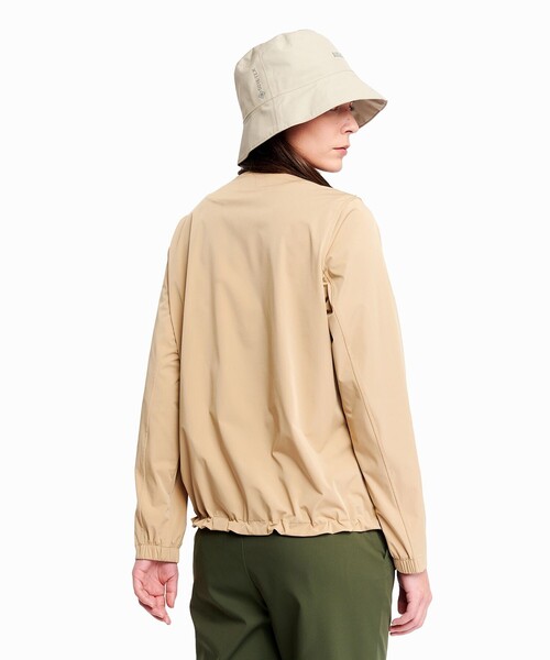 AIGLE（エーグル）の「軽量 UVカット 撥水 ストレッチノーカラージャケット RP（ノーカラージャケット・レディース・モスグリーン/ベージュ/ブラック・36/34/44/40/42/38）」の6枚目の写真