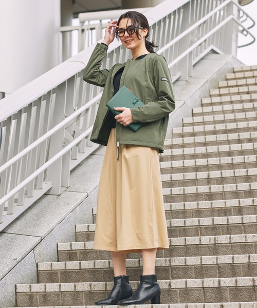 AIGLE（エーグル）の「軽量 UVカット 撥水 ストレッチノーカラージャケット RP（ノーカラージャケット・レディース・モスグリーン/ベージュ/ブラック・36/34/44/40/42/38）」の17枚目の写真