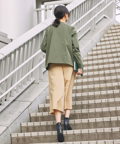 AIGLE（エーグル）の「軽量 UVカット 撥水 ストレッチノーカラージャケット RP（ノーカラージャケット・レディース・モスグリーン/ベージュ/ブラック・36/34/44/40/42/38）」の18枚目の写真