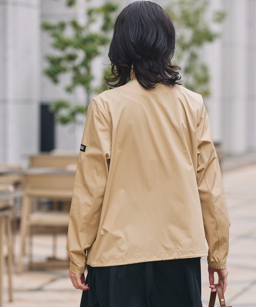 AIGLE(エーグル)の「UVカット 撥水 ストレッチノーカラージャケット RP(ノーカラージャケット・レディース・モスグリーン/ベージュ/ブラック・36/34/44/40/42/38)」の14枚目の写真