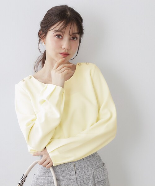 index（インデックス）の「肩ボタンボートネックトップス【洗濯機OK】（Tシャツ/カットソー・レディース・ネイビー/オフホワイト/ライトイエロー系・42/40/38/36）」の3枚目の写真