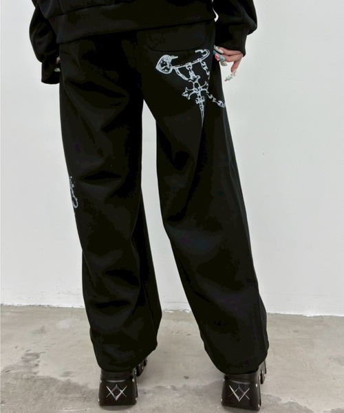ARULE(アルール)の「A'GEM/9 × .kom 『ARULE/アルール』Chain Cross Graphic Sweatpants /チェーンクロスグラフィックスエットパンツ(スウェットパンツ・レディース・グレー/ブラック・FREE)」の9枚目の写真