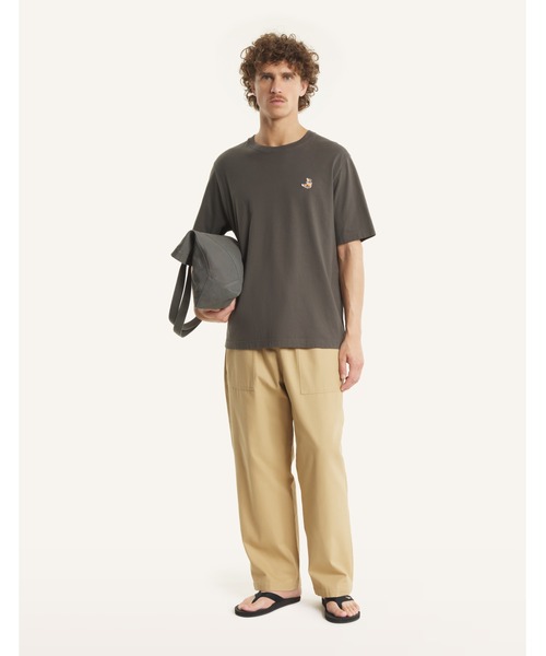 Maison Kitsune（メゾンキツネ）の「DREAMING FOX COMFORT TEE-SHIRT（Tシャツ/カットソー・メンズ・ダークブラウン系/ホワイト・XS/S/M/L/XL/XXS）」の12枚目の写真