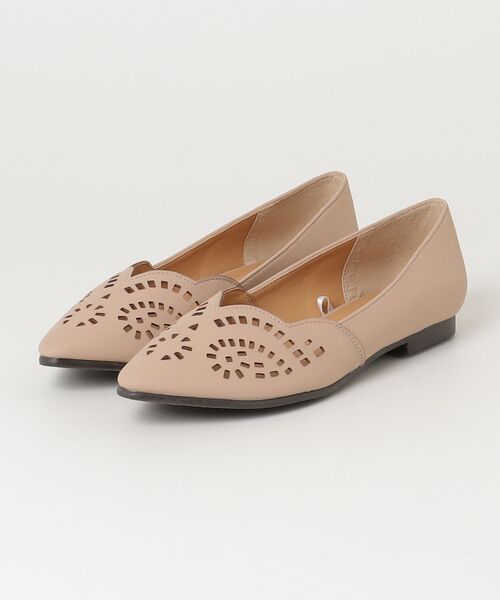 lus.(ラスドット)の「lus. ポインテッドトゥ カットワークパンプス(パンプス・レディース・ブラック/グレイッシュベージュ・S/L/LL/M)」の18枚目の写真
