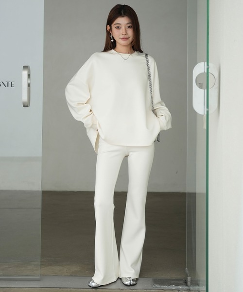 by LEGNA(バイレグナ)の「【選べる丈感】ダンボールニットフレアレギンス(その他パンツ・レディース・ピンク/グレー/アイボリー/グレイッシュベージュ/ブラック/ダークグレー・XL-Regular/L-Regular/M-Long/M-Regular/L-Short/M-Short/XL-Long/L-Long)」の4枚目の写真