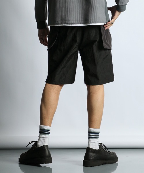 The DUFFER of ST.GEORGE(ザダファーオブセントジョージ)の「TECH RIPSTOP UTILITY SHORTS:セットアップ対応 テック リップストップ ユーティリティ ショーツ(その他パンツ・メンズ・ブラック/ブルー・MEDIUM/LARGE)」の12枚目の写真
