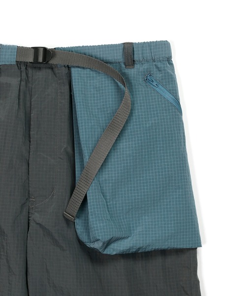 The DUFFER of ST.GEORGE(ザダファーオブセントジョージ)の「TECH RIPSTOP UTILITY SHORTS:セットアップ対応 テック リップストップ ユーティリティ ショーツ(その他パンツ・メンズ・ブラック/ブルー・MEDIUM/LARGE)」の16枚目の写真