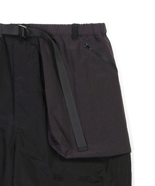 The DUFFER of ST.GEORGE(ザダファーオブセントジョージ)の「TECH RIPSTOP UTILITY SHORTS:セットアップ対応 テック リップストップ ユーティリティ ショーツ(その他パンツ・メンズ・ブラック/ブルー・MEDIUM/LARGE)」の15枚目の写真