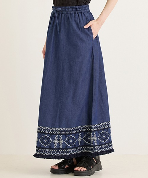 チチカカ(チチカカ)の「Shanti Shanti デニム刺繍スカート【WEB限定】(デニムスカート・レディース・ネイビー/ライトブルー・FREE)」の7枚目の写真