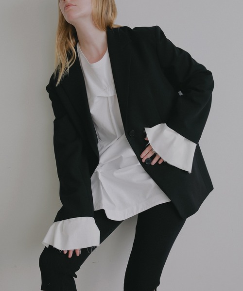 MANOF（マノフ）の「OVER SIZED LAYERED JACKET（テーラードジャケット・レディース・ベージュ/チャコールグレー/ブラック・M/S）」の2枚目の写真