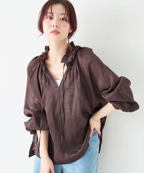 le.coeur blanc(ルクールブラン)の「ラミーカルゼフリルネックブラウス(シャツ/ブラウス・レディース・オレンジ/ダークブラウン/ライトブルー・38)」の2枚目の写真