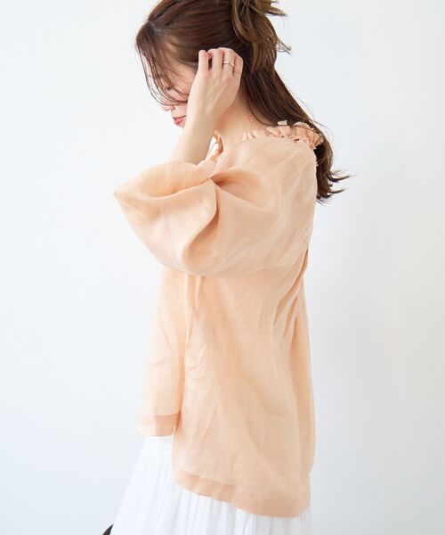 le.coeur blanc(ルクールブラン)の「ラミーカルゼフリルネックブラウス(シャツ/ブラウス・レディース・オレンジ/ダークブラウン/ライトブルー・38)」の15枚目の写真