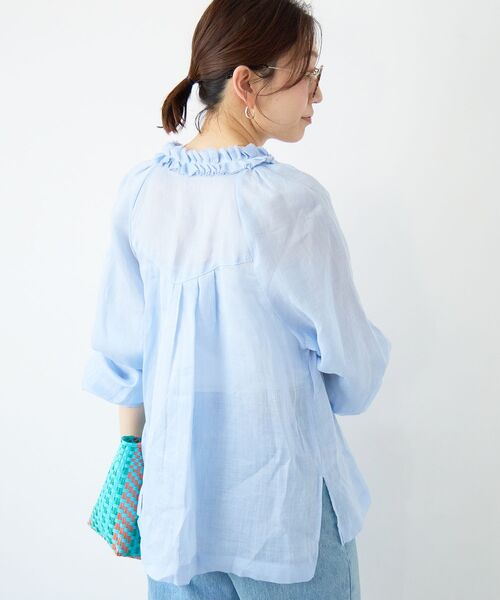 le.coeur blanc(ルクールブラン)の「ラミーカルゼフリルネックブラウス(シャツ/ブラウス・レディース・オレンジ/ダークブラウン/ライトブルー・38)」の6枚目の写真