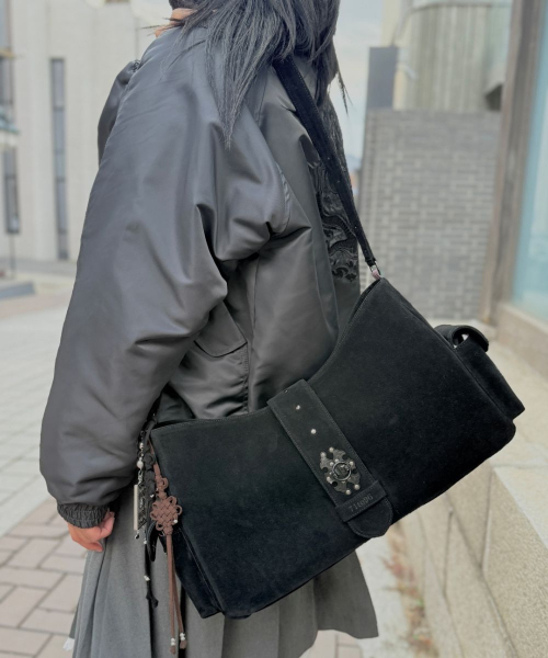 71TO96(チル ハナ トゥ グユク)の「ガバック , Seo-Ga Bag (ブラック)(ショルダーバッグ・レディース・ブラック・FREE)」の5枚目の写真