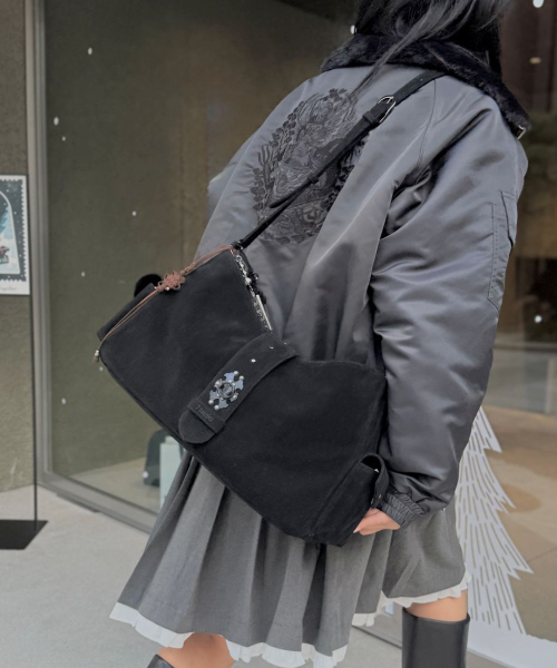 71TO96(チル ハナ トゥ グユク)の「ガバック , Seo-Ga Bag (ブラック)(ショルダーバッグ・レディース・ブラック・FREE)」の6枚目の写真