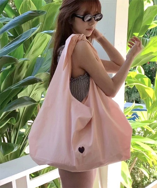 SEA DRESS(シードレス)の「コットンリバーシブルラウンドトートバッグ/グッズ(トートバッグ・レディース・ライトピンク/ブラック/ベージュ・FREE)」の13枚目の写真