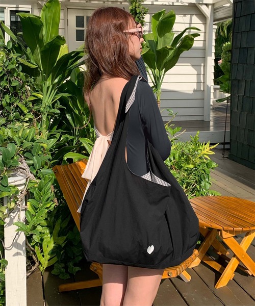 SEA DRESS(シードレス)の「コットンリバーシブルラウンドトートバッグ/グッズ(トートバッグ・レディース・ライトピンク/ブラック/ベージュ・FREE)」の5枚目の写真