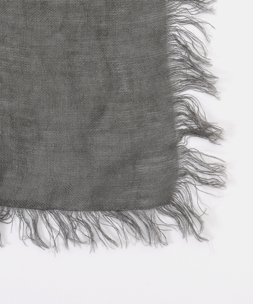 FRAMeWORK(フレームワーク)の「ASAUCE MELER/アソースメレ フランダースサンリネンガーゼSTLIII 110(ストール/ショール・レディース・イエロー/ライトグレー/チャコールグレー・FREE)」の4枚目の写真