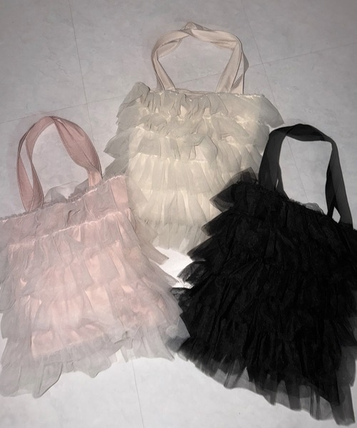 me+em select（ミームセレクト）の「【 3color ／ A4収納可 】チュールフリルスクエアトートバッグ ／ tulle frill square tote bag（トートバッグ・レディース・ブラック/アイボリー/ピンク・FREE）」の4枚目の写真