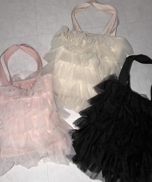 me+em select（ミームセレクト）の「【 3color ／ A4収納可 】チュールフリルスクエアトートバッグ ／ tulle frill square tote bag（トートバッグ・レディース・ブラック/アイボリー/ピンク・FREE）」の5枚目の写真