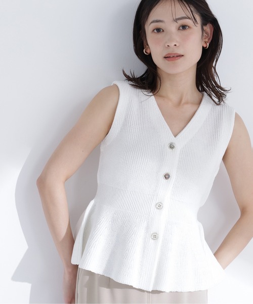 メタルボタンペプラムニットジレ（ベスト）｜NATURAL BEAUTY BASIC