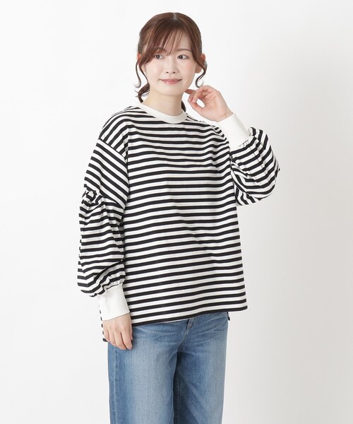 one'sterrace(ワンズテラス)の「ツイストスリーブ 長袖ボーダープルオーバー(Tシャツ/カットソー・レディース・ブラック系8/グレー系4/ブルー系その他7・02)」の2枚目の写真