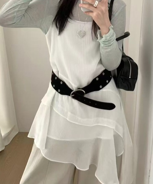 HALEY PESCA（ヘーリーペスカ）の「HALEY PESCA/アシンメトリーフリルキャミソール（キャミソール・レディース・ホワイト/グレー・FREE）」の4枚目の写真