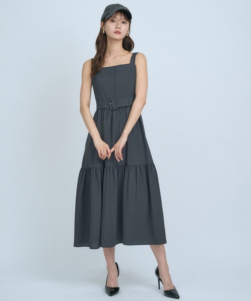 AND COUTURE(アンドクチュール)の「テーラードジレ×ティアードキャミワンピース(ワンピース・レディース・チャコールグレー/イエロー/ベージュ・FREE)」の16枚目の写真