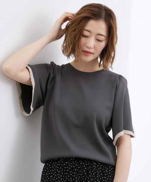 grove(グローブ)の「【シリーズ累計36万枚!名品ニット】やわらかドライタッチ スカラップスリーブニット(ニット/セーター・レディース・ブラック/オフホワイト/ダークグレー/ブラウン系その他/ブルーグリーン・02/03/04/05/01)」の3枚目の写真