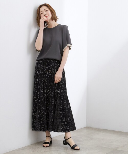 grove(グローブ)の「高評価!【シリーズ累計36万枚!名品ニット】やわらかドライタッチ スカラップスリーブニット(ニット/セーター・レディース・ブラック/オフホワイト/ダークグレー/ブラウン系その他/ブルーグリーン・02/03/04/05/01)」の16枚目の写真