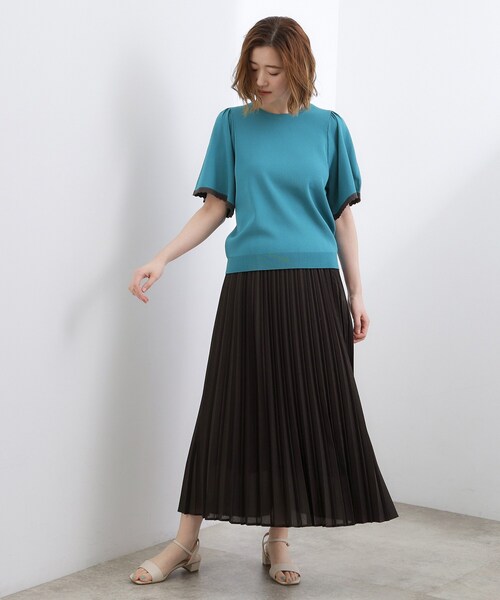 grove(グローブ)の「【シリーズ累計36万枚!名品ニット】やわらかドライタッチ スカラップスリーブニット(ニット/セーター・レディース・ブラック/オフホワイト/ダークグレー/ブラウン系その他/ブルーグリーン・02/03/04/05/01)」の13枚目の写真