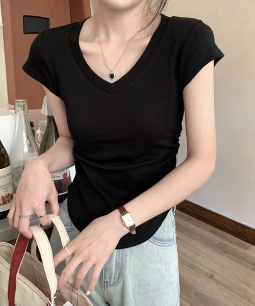 2ly2(トゥーリートゥー)の「VネックTシャツ 半袖 コンパクト ショート丈 ストレッチ サイドギャザー カットソー(Tシャツ/カットソー・レディース・ブラック/グレー/ホワイト・FREE)」の1枚目の写真