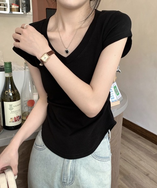 2ly2(トゥーリートゥー)の「VネックTシャツ 半袖 コンパクト ショート丈 ストレッチ サイドギャザー カットソー(Tシャツ/カットソー・レディース・ブラック/グレー/ホワイト・FREE)」の4枚目の写真