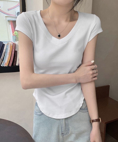 2ly2(トゥーリートゥー)の「VネックTシャツ 半袖 コンパクト ショート丈 ストレッチ サイドギャザー カットソー(Tシャツ/カットソー・レディース・ブラック/グレー/ホワイト・FREE)」の15枚目の写真
